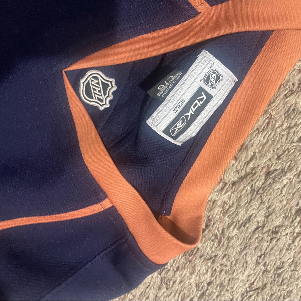 Reebok Navy and Orange Athletic Top - Picture 4 of 4